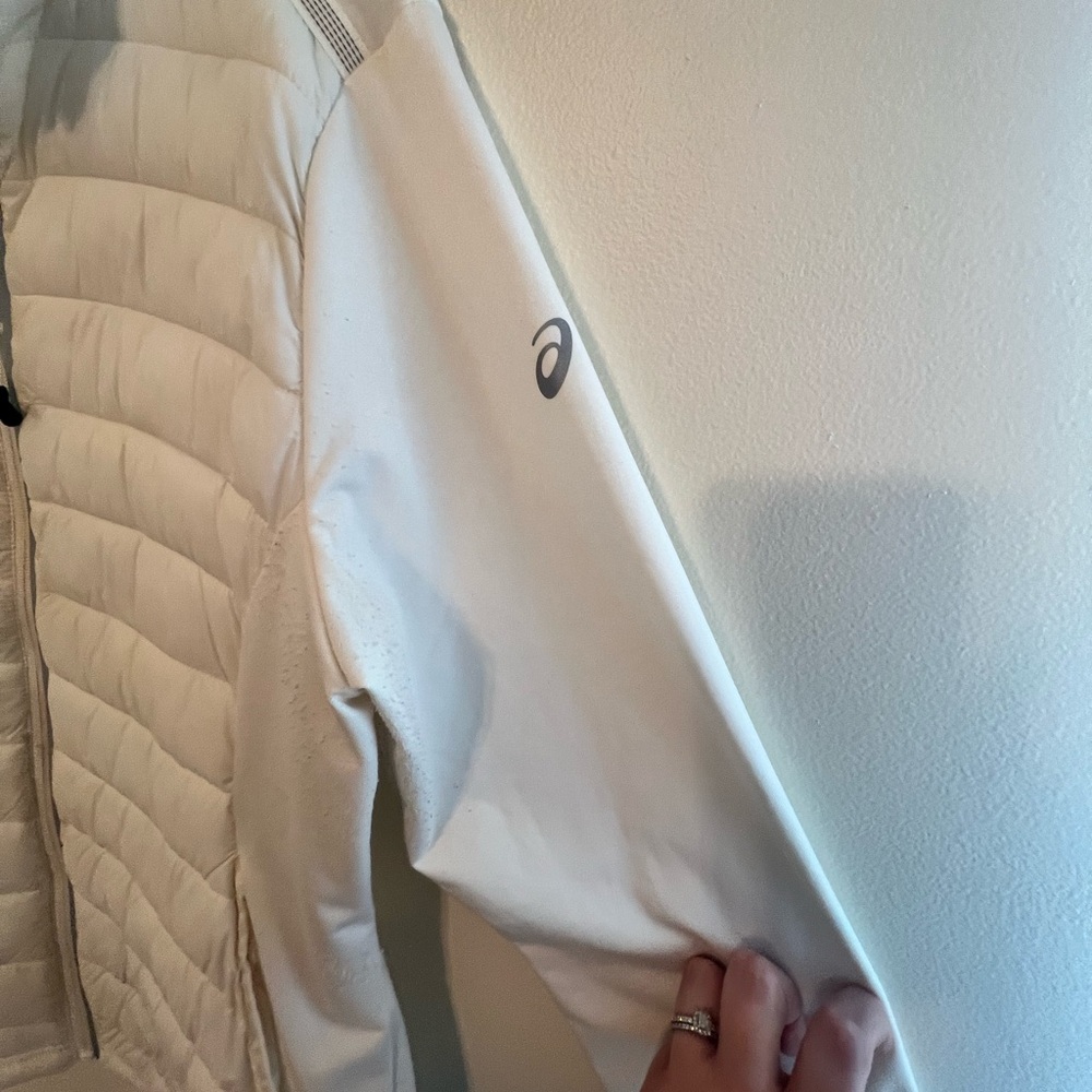 Asics Running Jacket - image 3